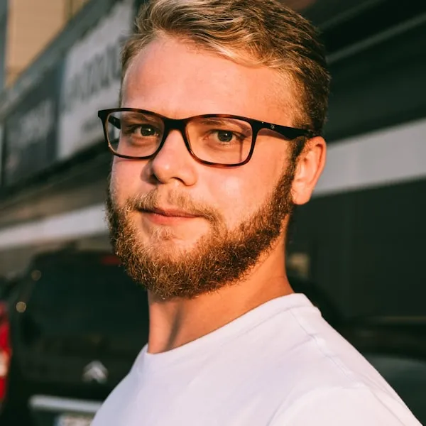 Portret zadovoljnega gosta Marka